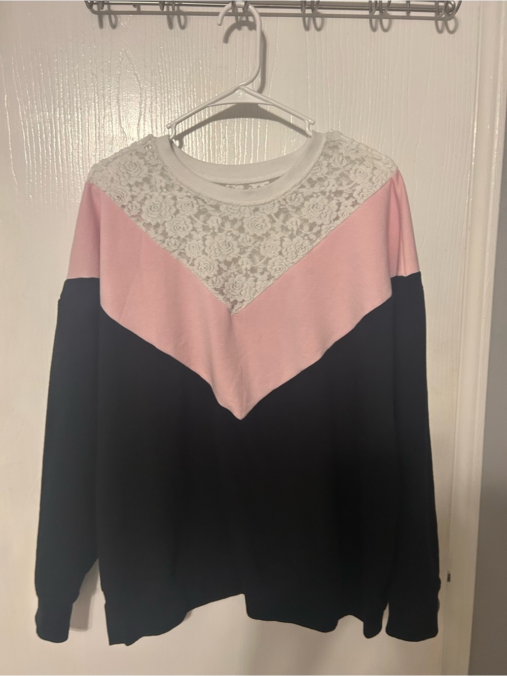 Women's Lace Yoke Colorblock Sweatshirt - Pink/Black